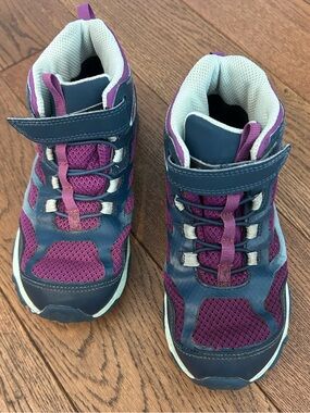 Merrell youth waterproof hiking boots 🥾 - berry/navy - size 2